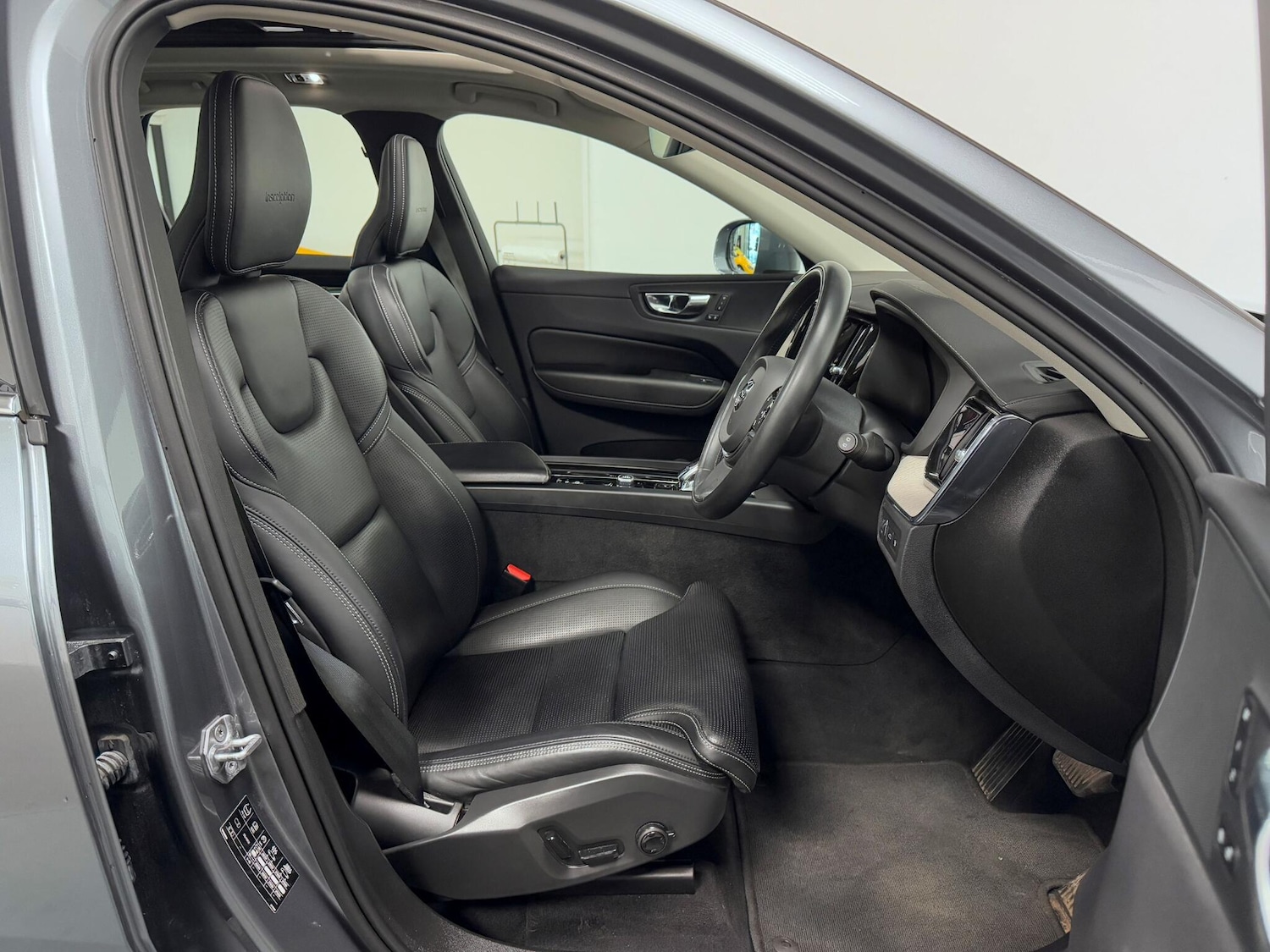 Used Volvo XC60 2020 for sale - 76371118: Photo 23