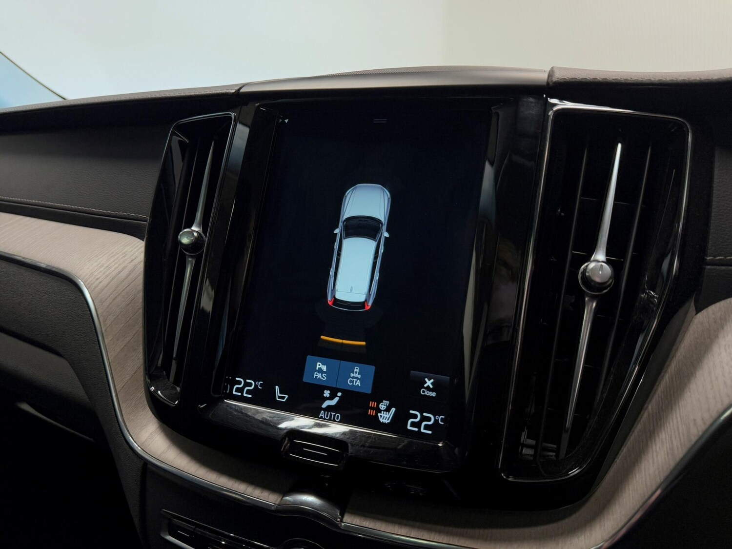 Used Volvo XC60 2020 for sale - 76371118: Photo 39