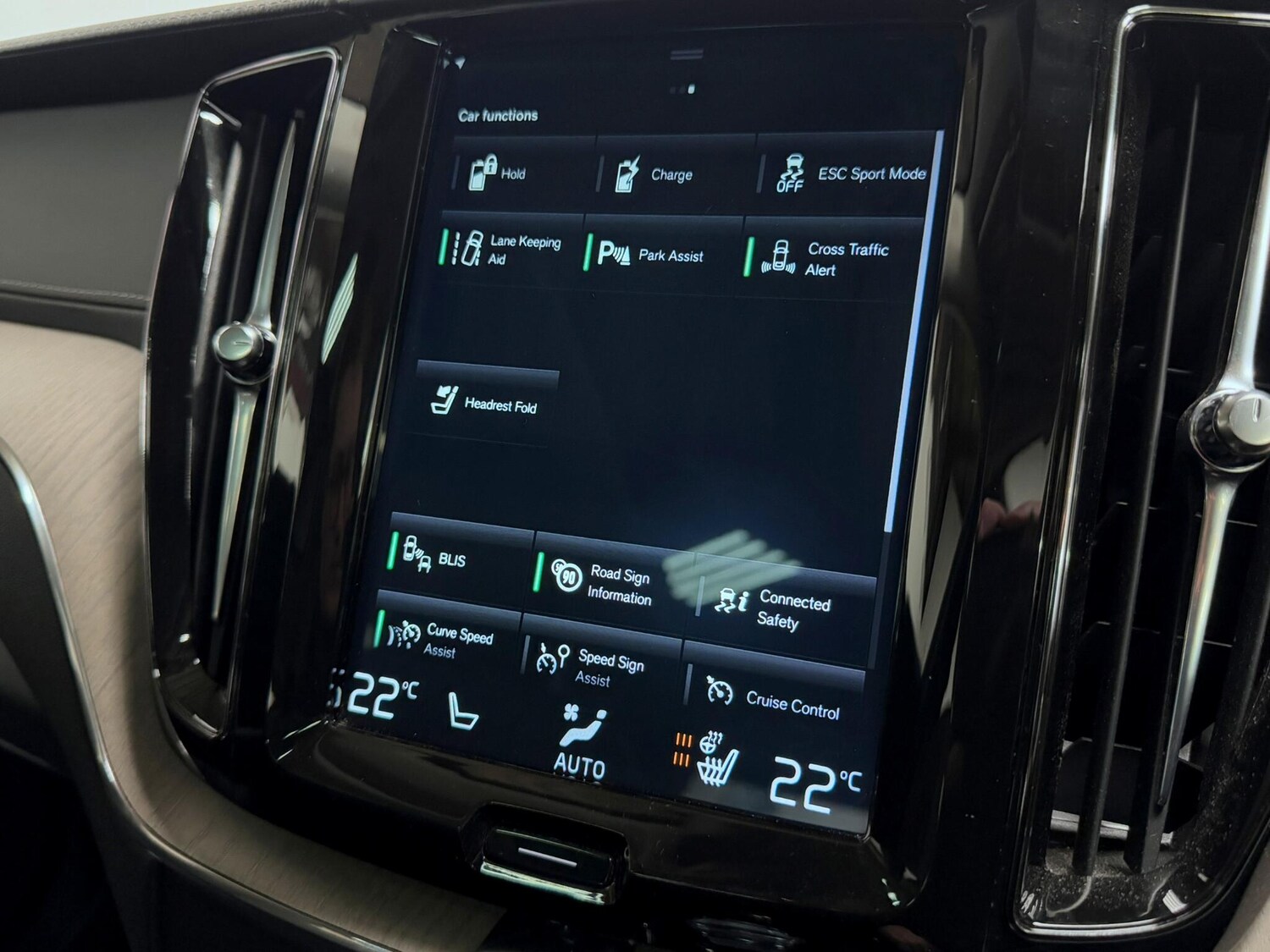 Used Volvo XC60 2020 for sale - 76371118: Photo 47