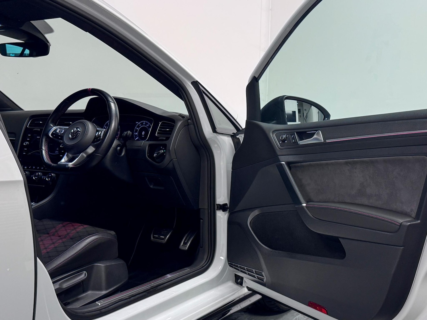 Used Volkswagen Golf 2020 for sale - 76584263: Photo 13