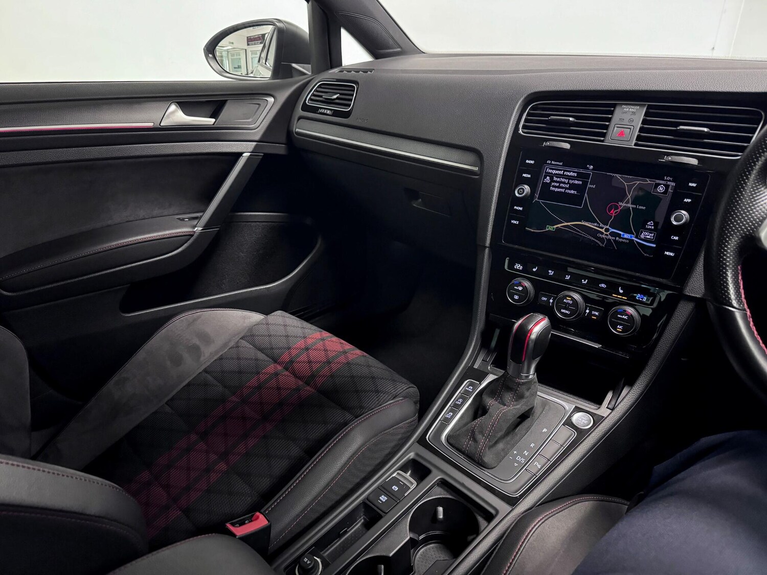 Used Volkswagen Golf 2020 for sale - 76584263: Photo 24