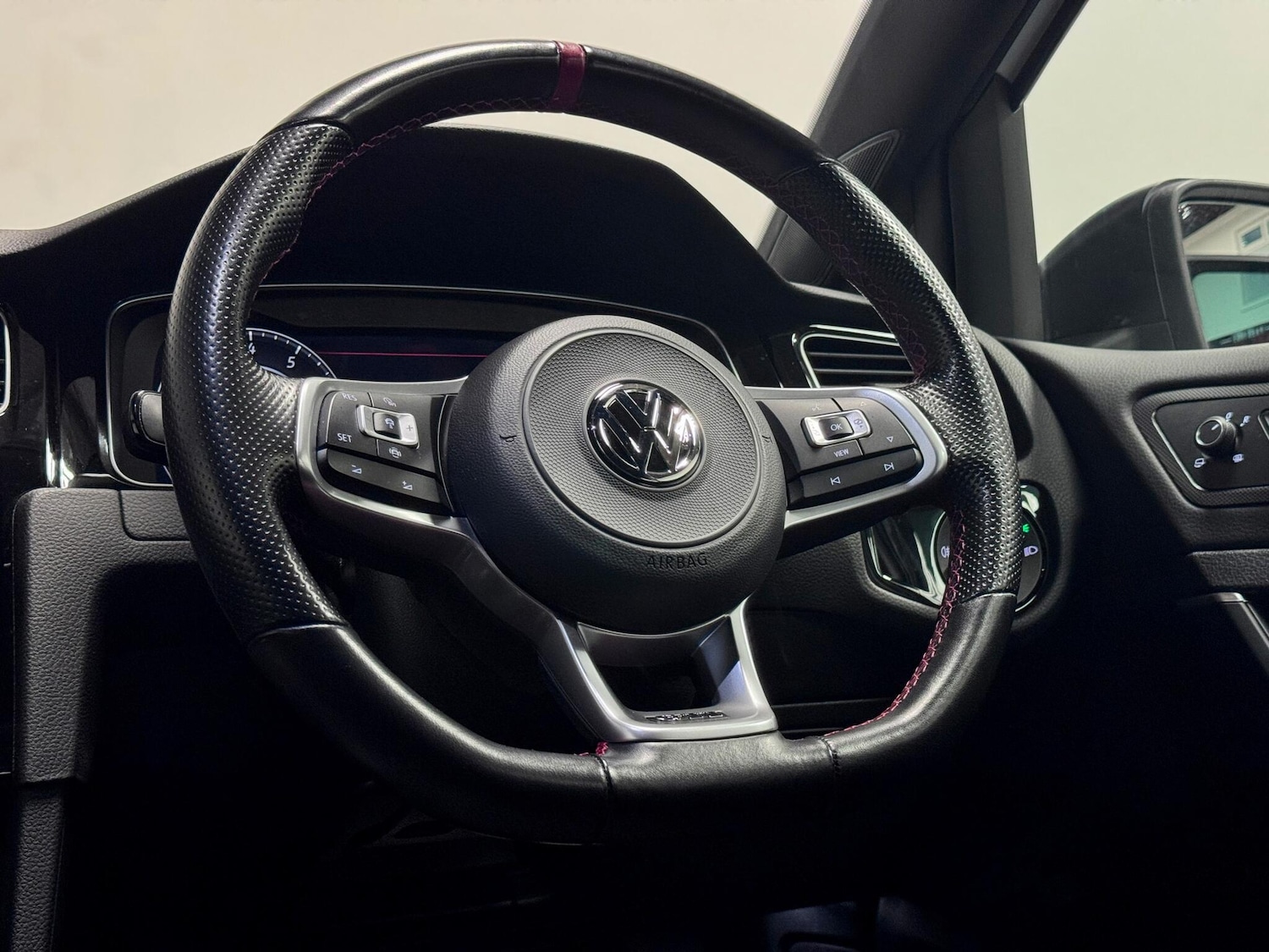 Used Volkswagen Golf 2020 for sale - 76584263: Photo 31