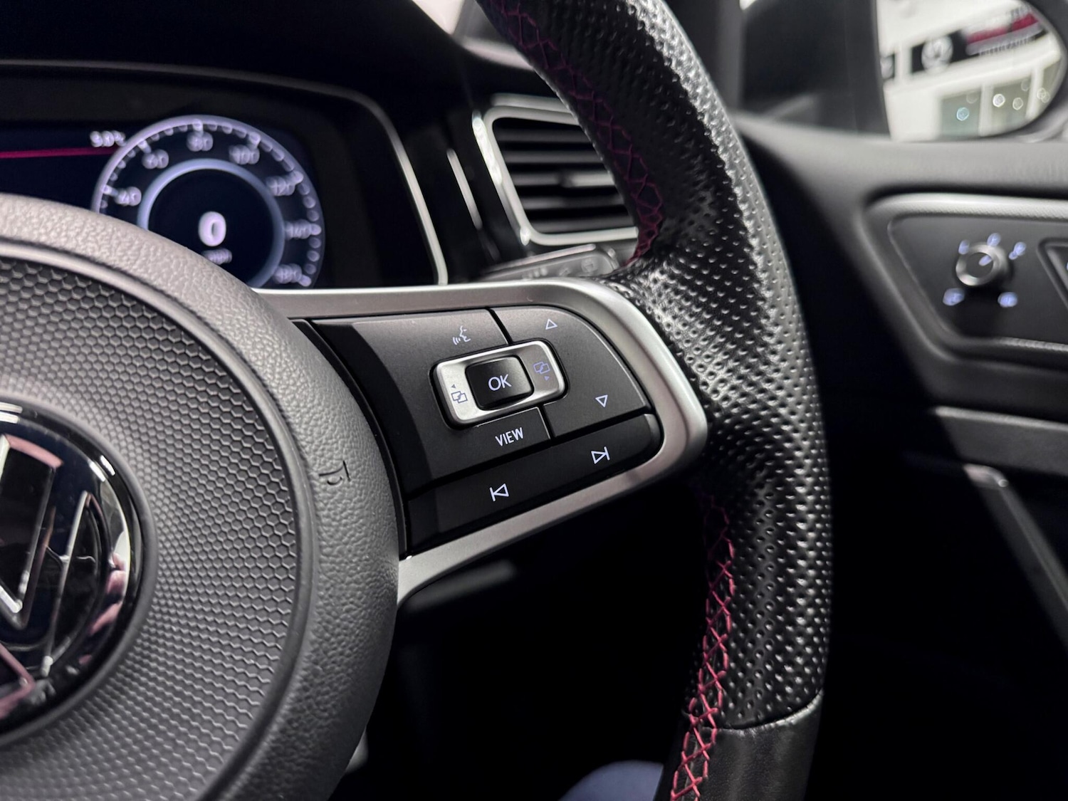 Used Volkswagen Golf 2020 for sale - 76584263: Photo 34