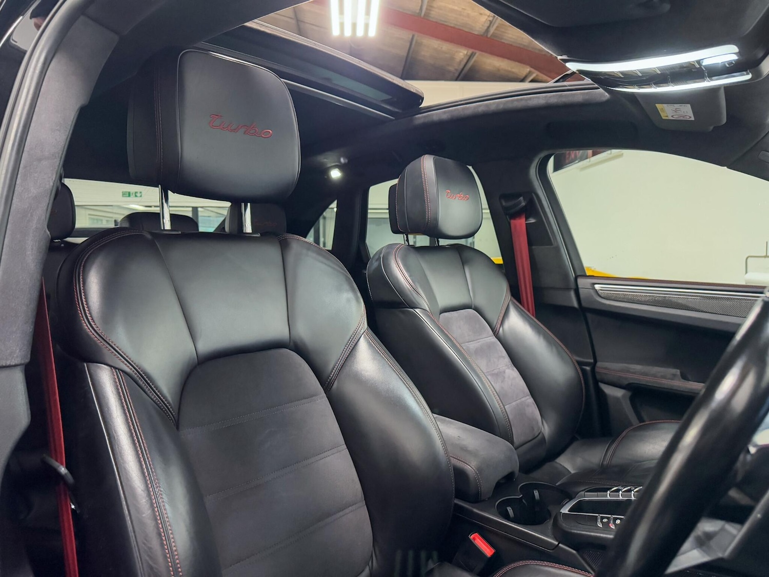 Used Porsche Macan 2018 for sale - 76283193: Photo 26