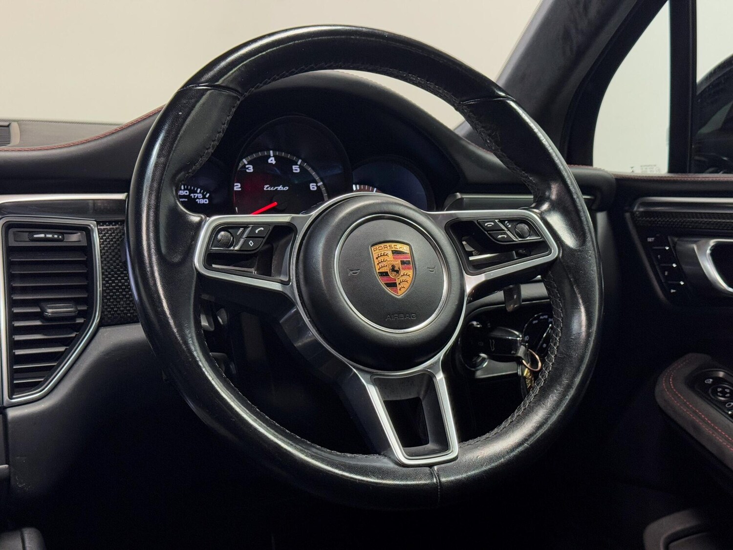 Used Porsche Macan 2018 for sale - 76283193: Photo 43