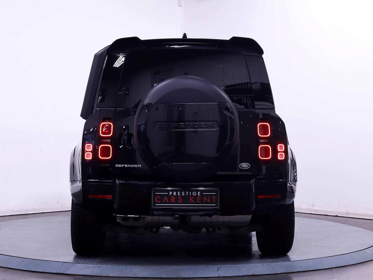 Used Land Rover Defender 110 2023 for sale - 76175329: Photo 11