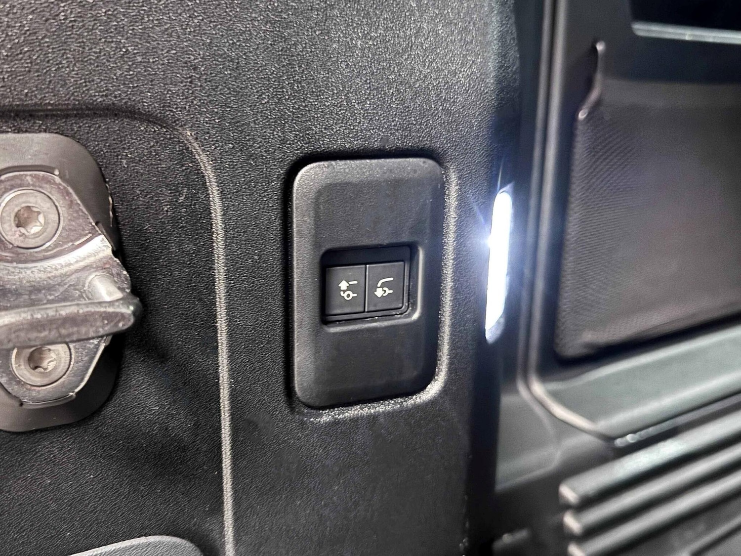 Used Land Rover Defender 110 2023 for sale - 76175329: Photo 13