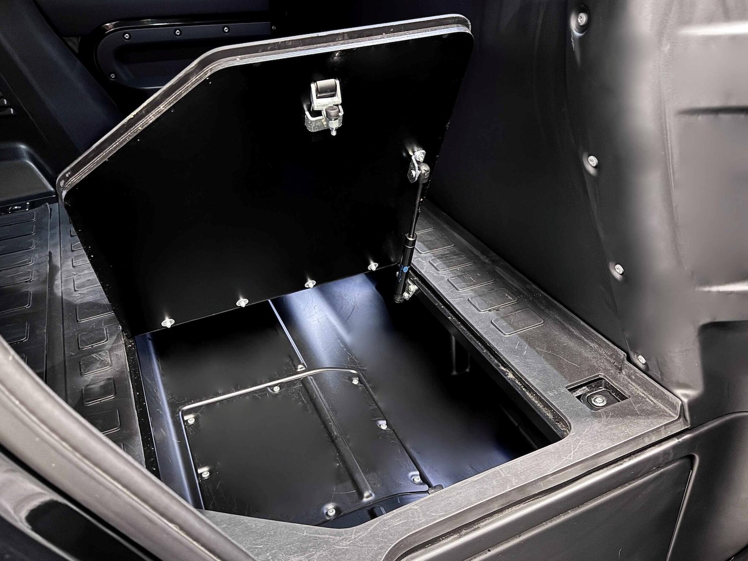 Used Land Rover Defender 110 2023 for sale - 76175329: Photo 14