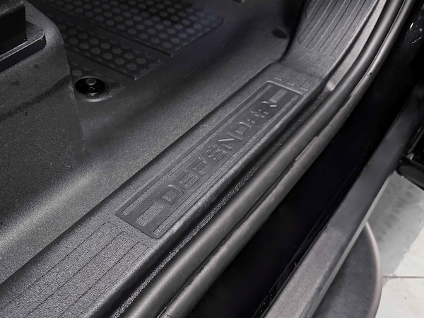 Used Land Rover Defender 110 2023 for sale - 76175329: Photo 19