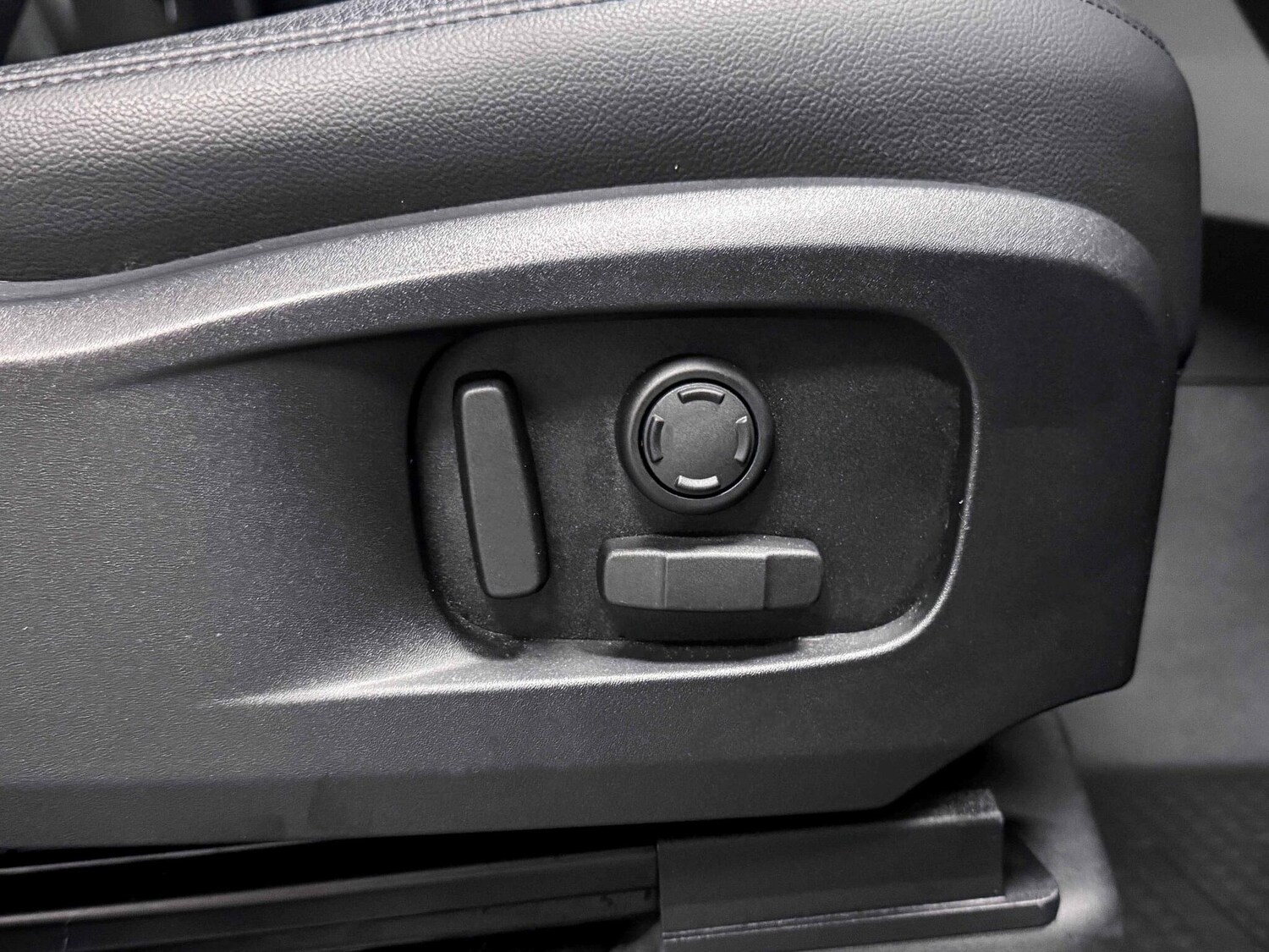 Used Land Rover Defender 110 2023 for sale - 76175329: Photo 21