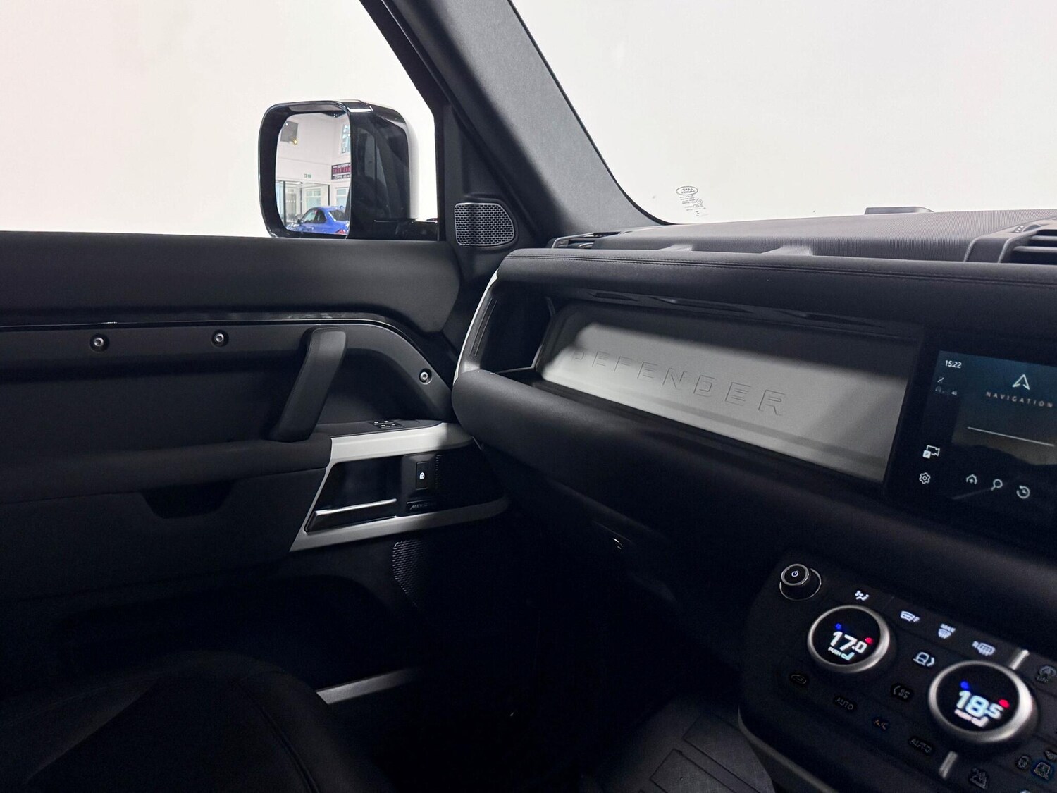 Used Land Rover Defender 110 2023 for sale - 76175329: Photo 24