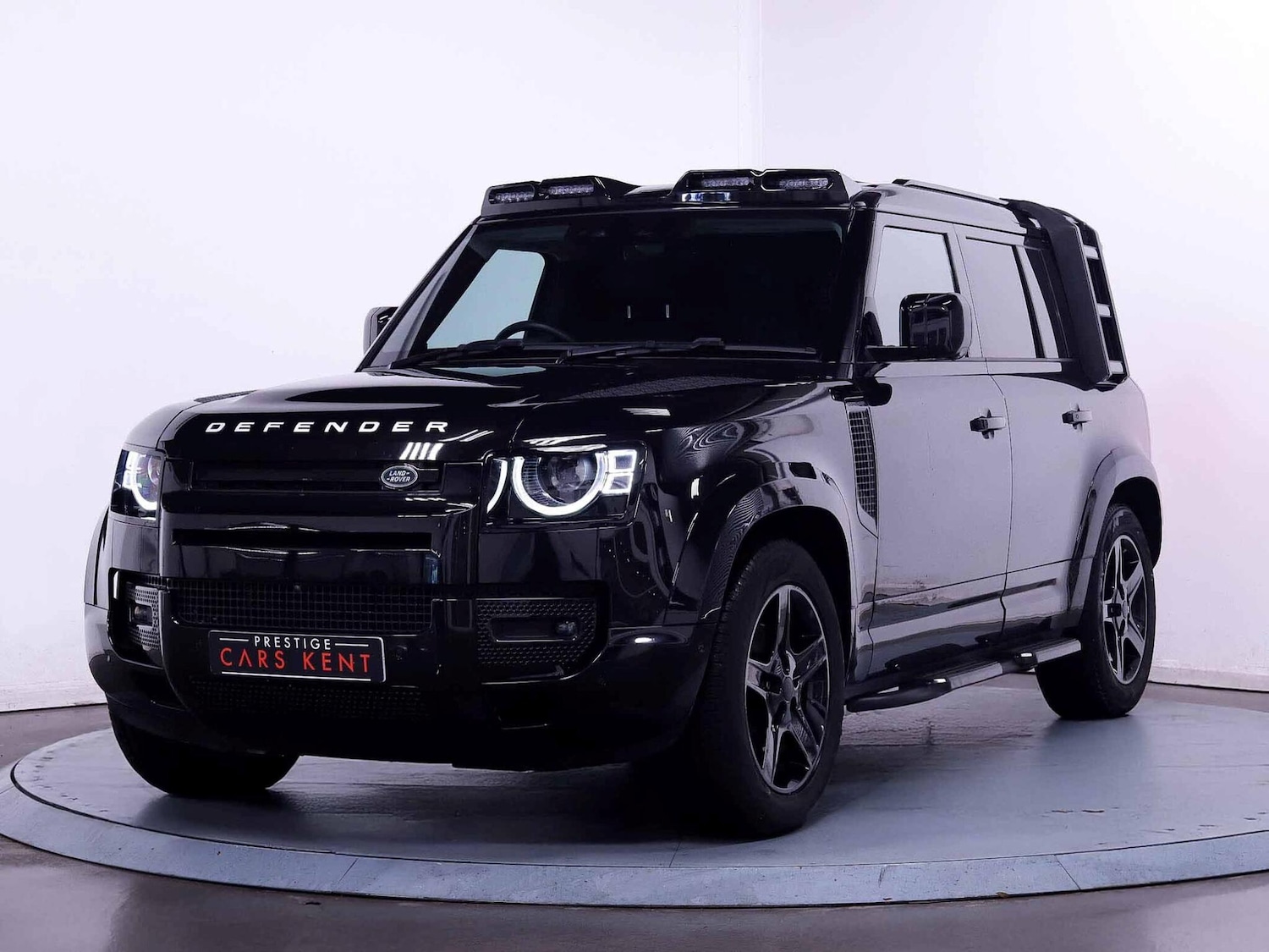 Used Land Rover Defender 110 2023 for sale - 76175329: Photo 6