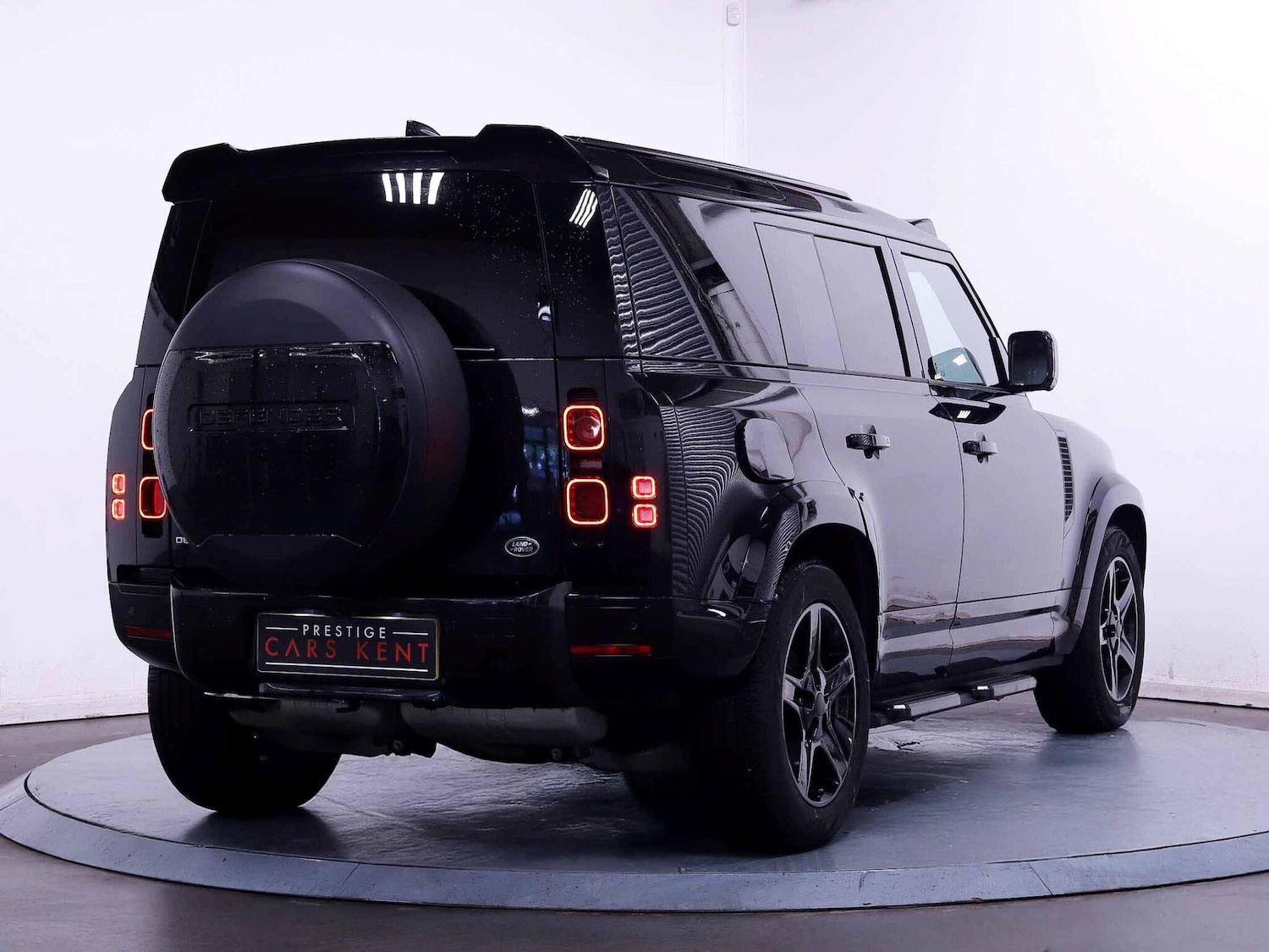 Used Land Rover Defender 110 2023 for sale - 76175329: Photo 9