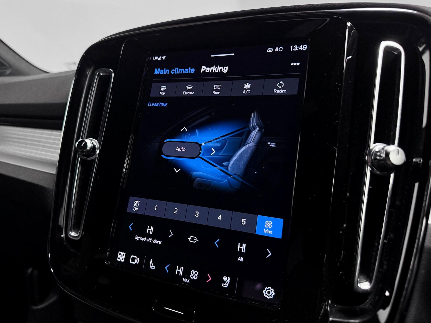 Used Volvo XC40 2022 for sale - 78007464: Photo 41