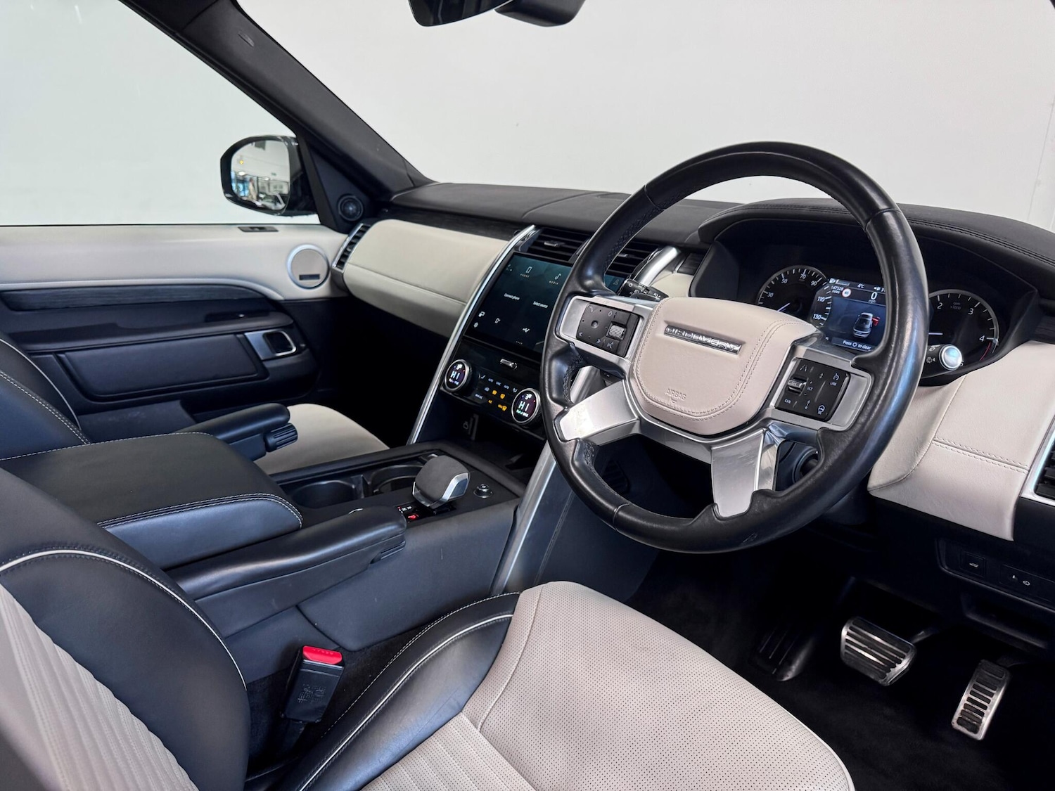 Used Land Rover Discovery 2022 for sale - 77049986: Photo 23