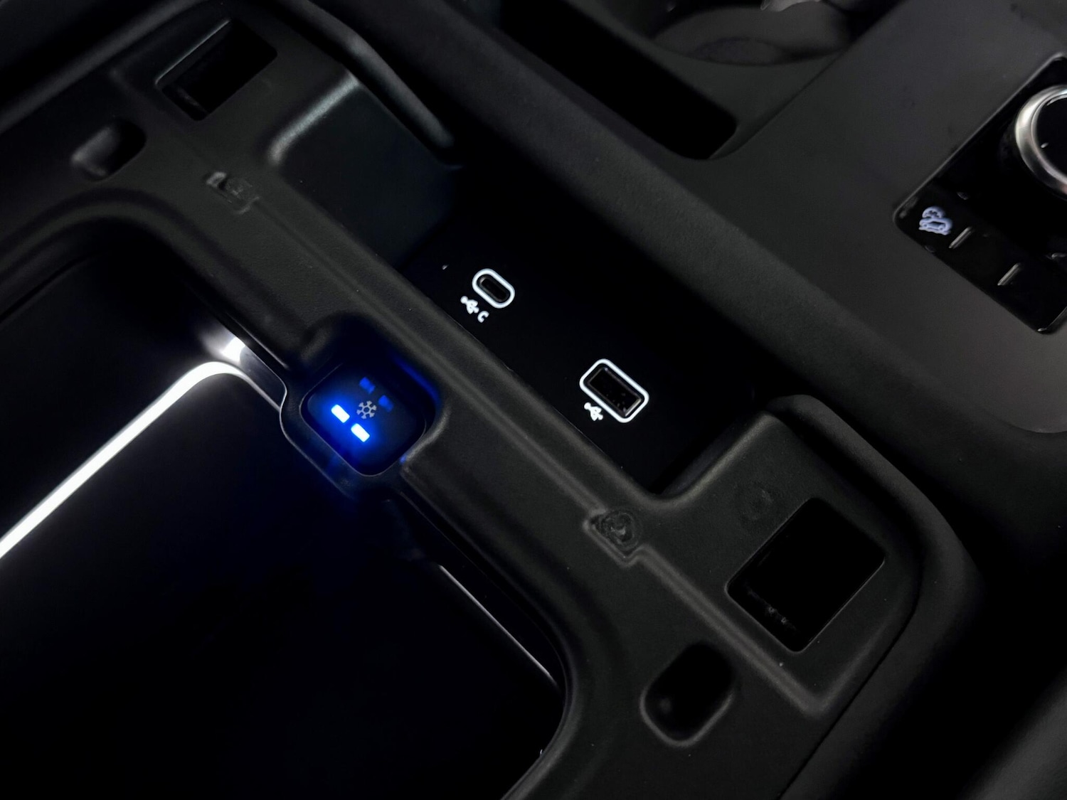 Used Land Rover Discovery 2022 for sale - 77049986: Photo 33