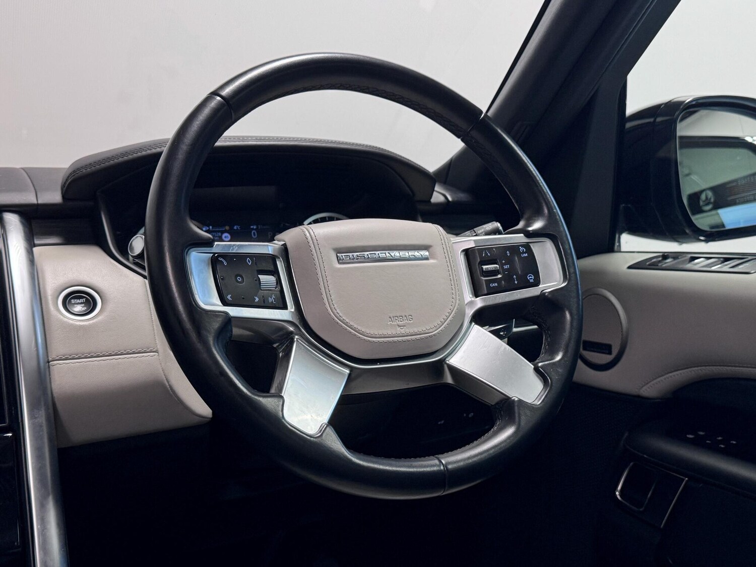 Used Land Rover Discovery 2022 for sale - 77049986: Photo 40