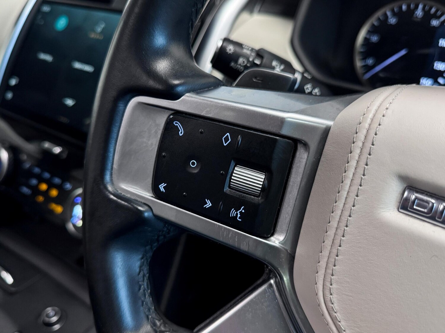 Used Land Rover Discovery 2022 for sale - 77049986: Photo 41