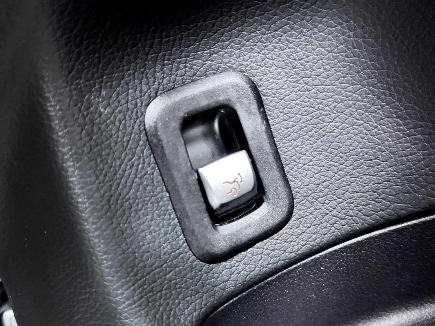 Used Mercedes-Benz GLC 2018 for sale - 77376820: Photo 18