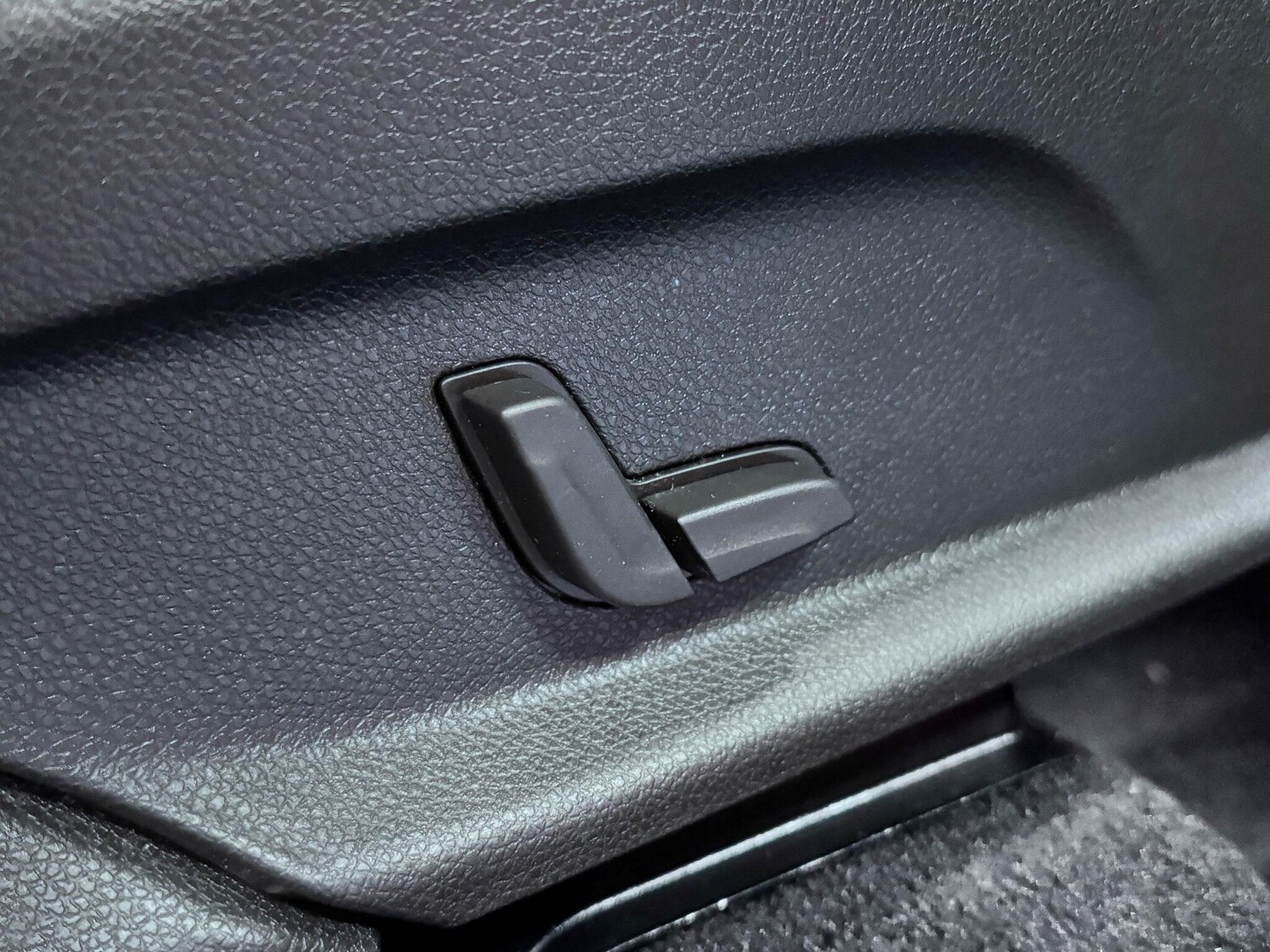 Used Mercedes-Benz GLC 2018 for sale - 77376820: Photo 19