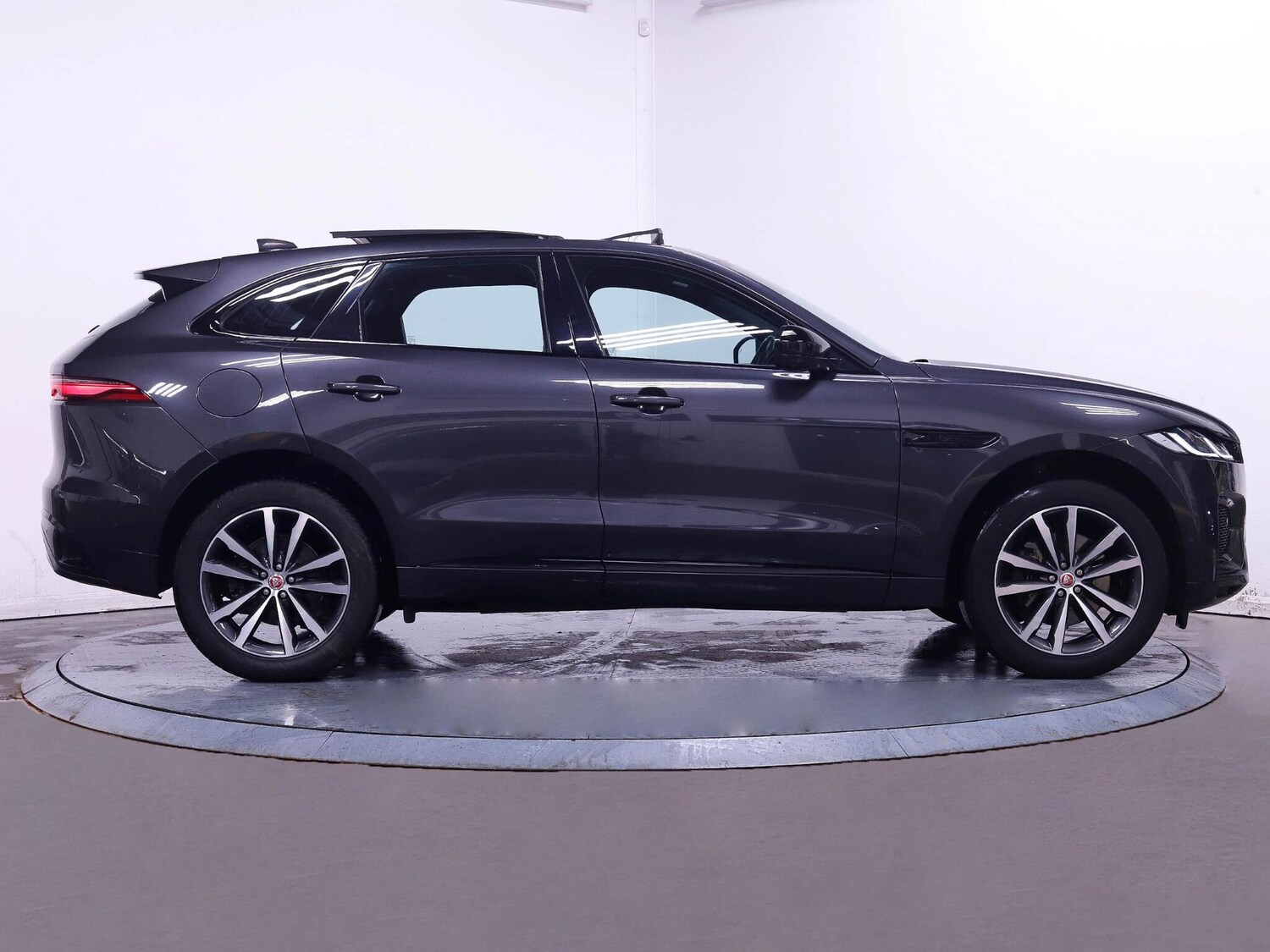 Used Jaguar F-Pace 2021 for sale - 76839629: Photo 8