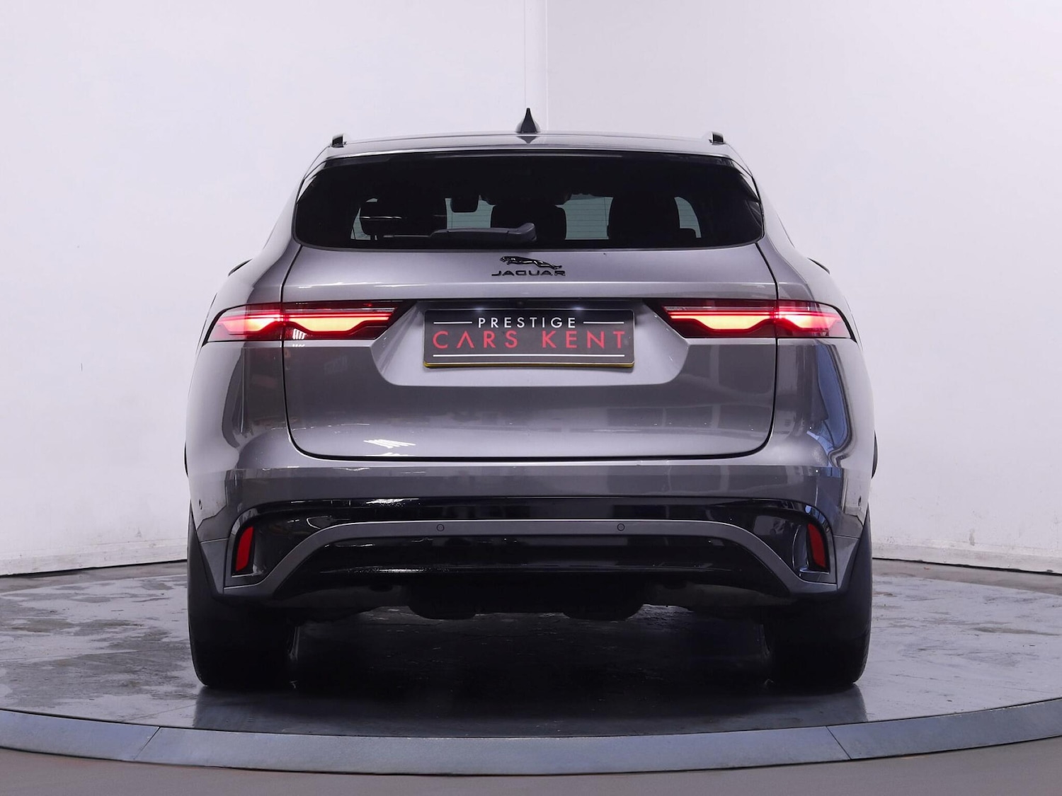 Used Jaguar F-Pace 2021 for sale - 76728731: Photo 11