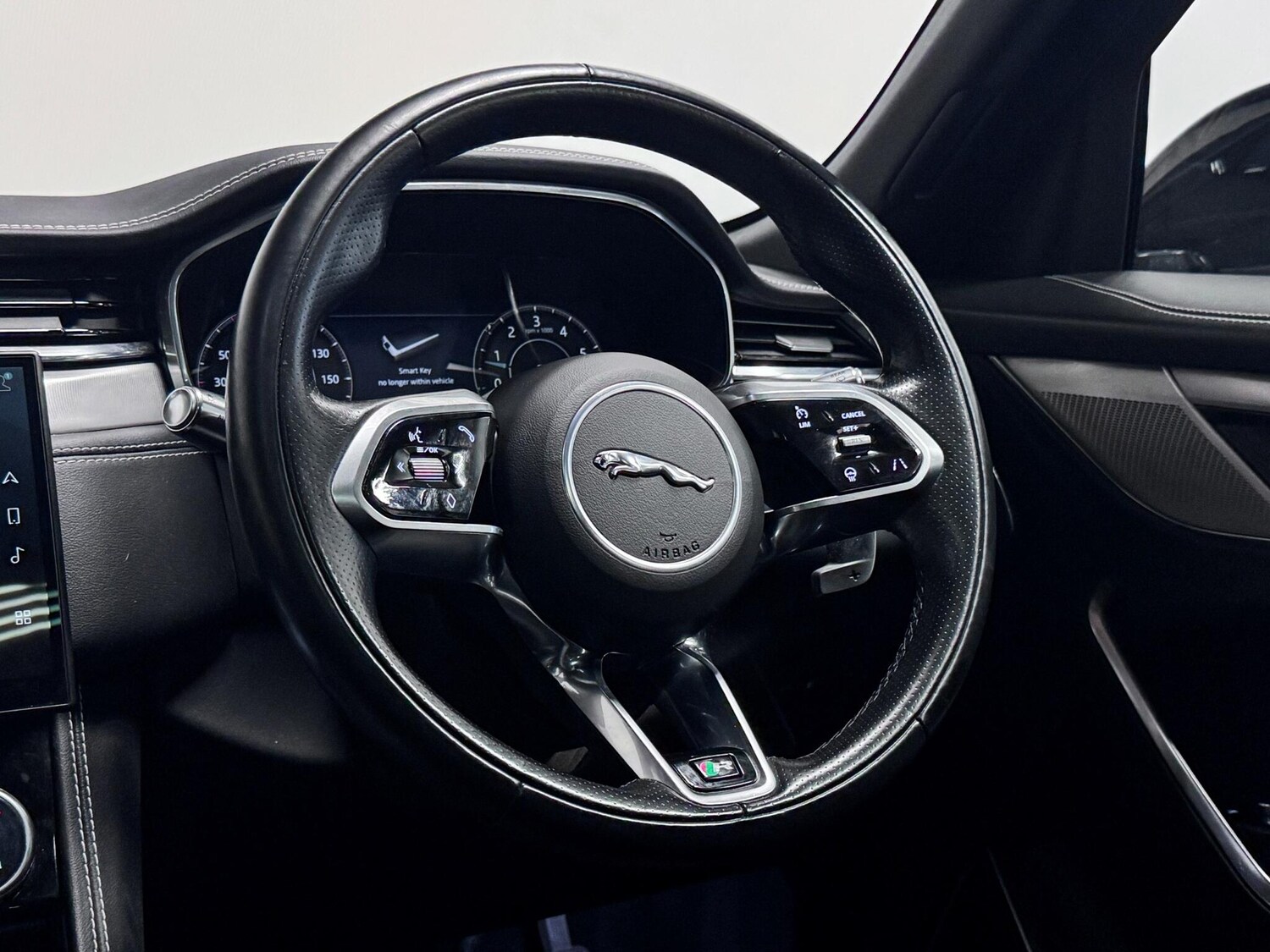 Used Jaguar F-Pace 2021 for sale - 76728731: Photo 33