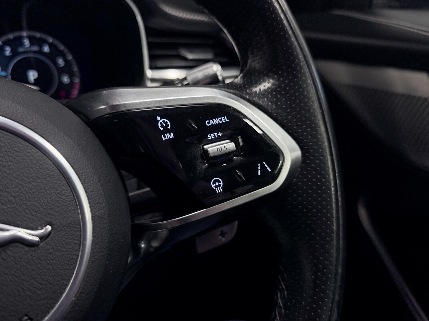 Used Jaguar F-Pace 2021 for sale - 76728731: Photo 36