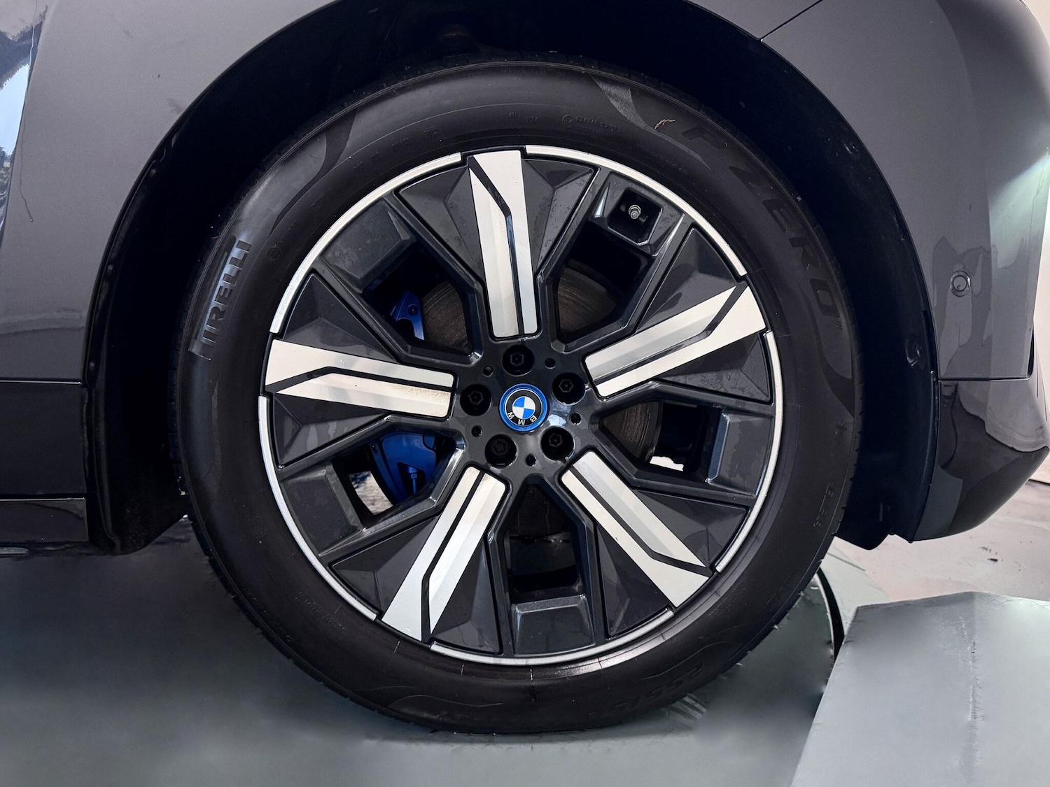 Used BMW iX 2023 for sale - 76658219: Photo 61