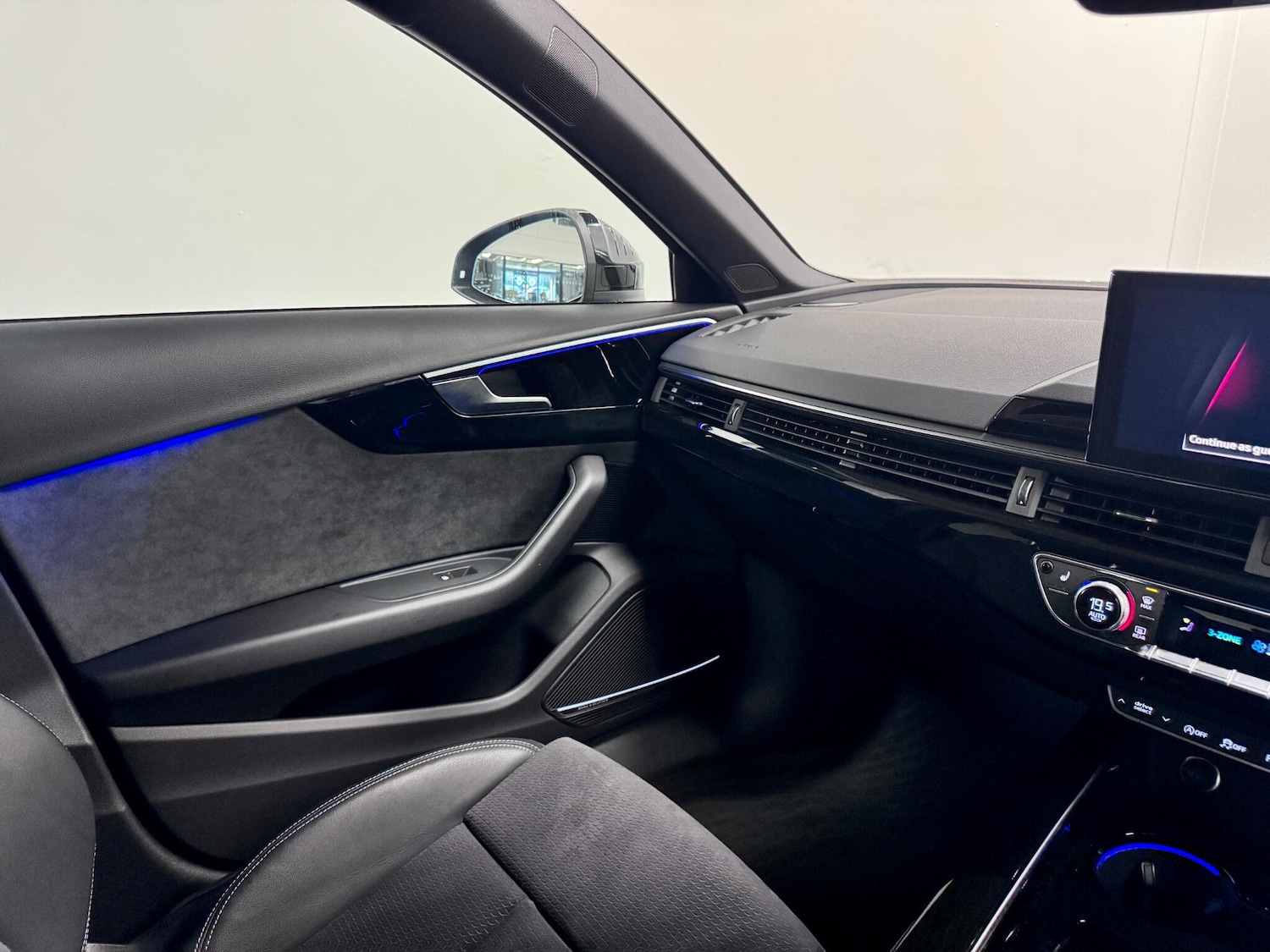 Used Audi A4 Avant 2023 for sale - 77645796: Photo 28