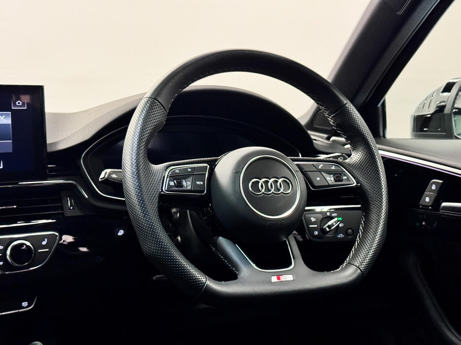 Used Audi A4 Avant 2023 for sale - 77645796: Photo 35