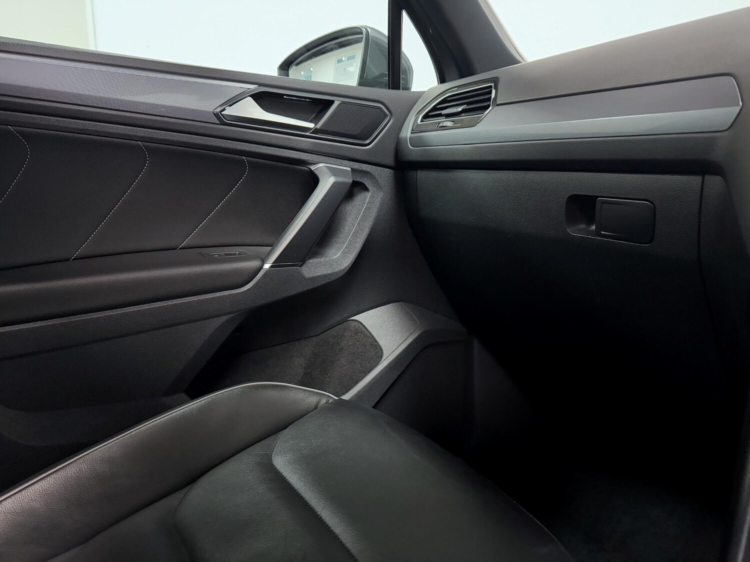 Used Volkswagen Tiguan 2017 for sale - 76388086: Photo 27