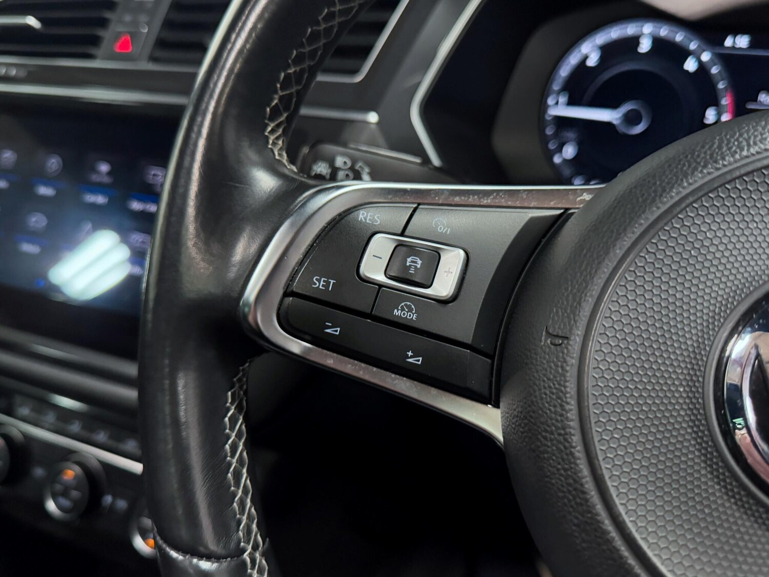 Used Volkswagen Tiguan 2017 for sale - 76388086: Photo 35