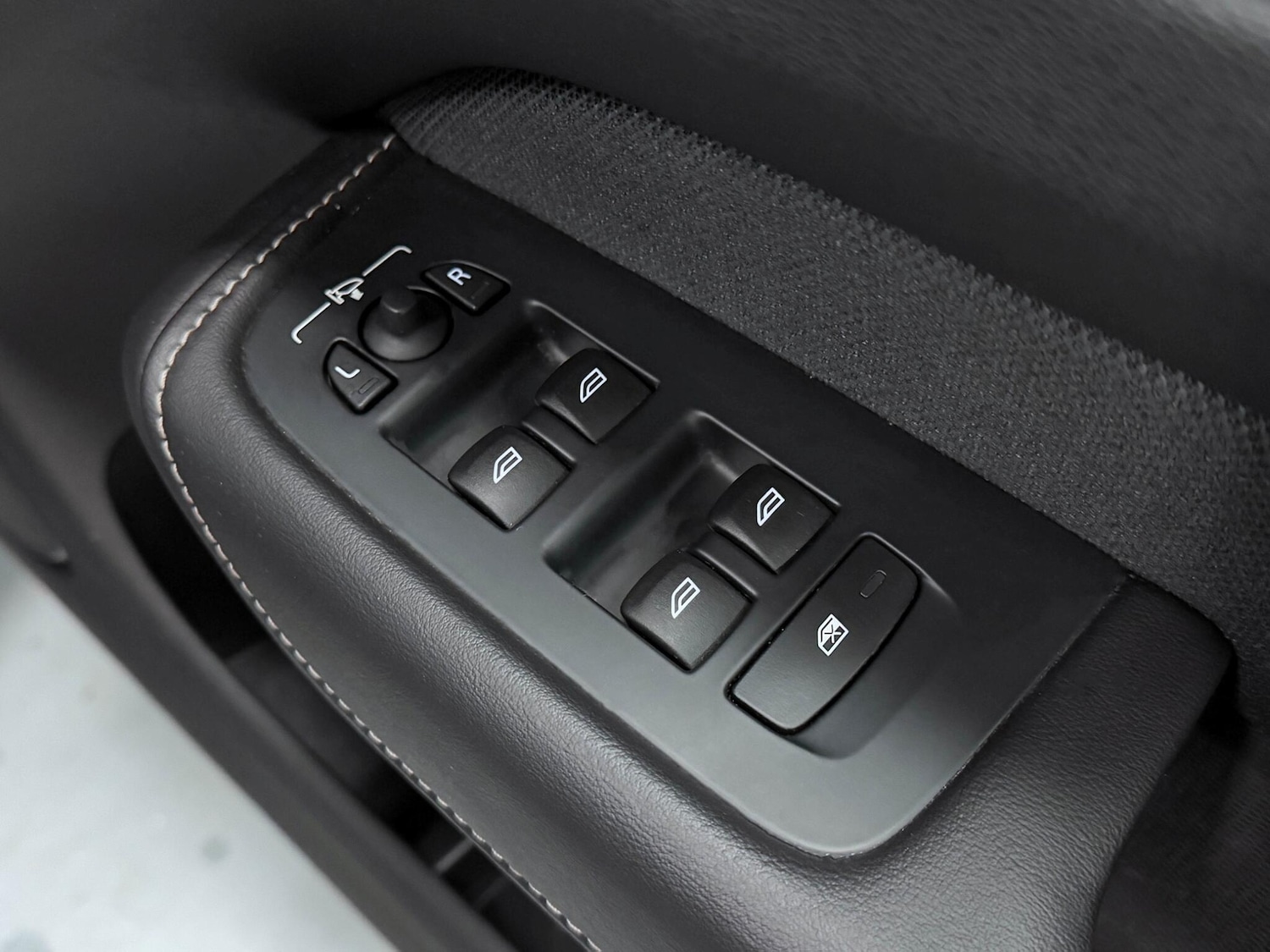 Used Volvo XC60 2019 for sale - 76370092: Photo 17