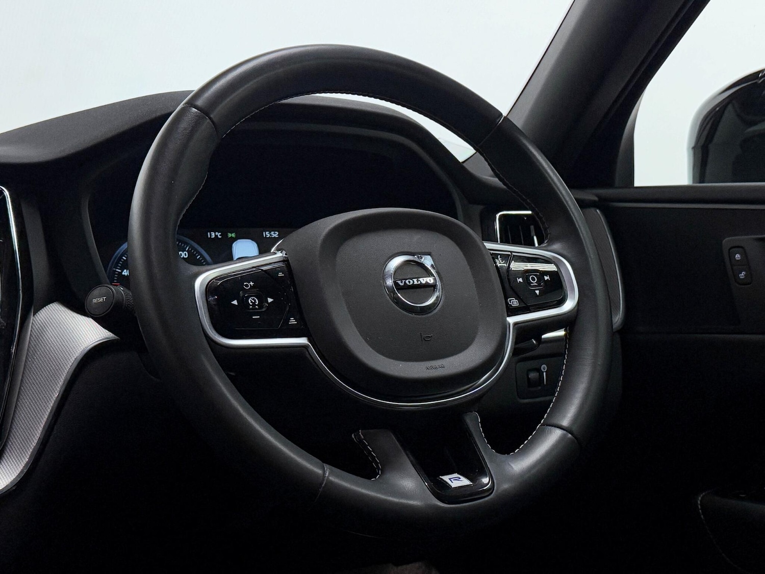 Used Volvo XC60 2019 for sale - 76370092: Photo 33