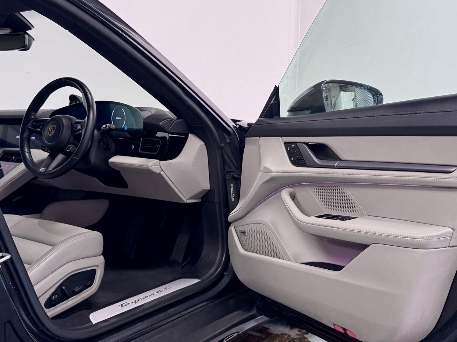 Used Porsche Taycan for sale - 77633610: Photo 16