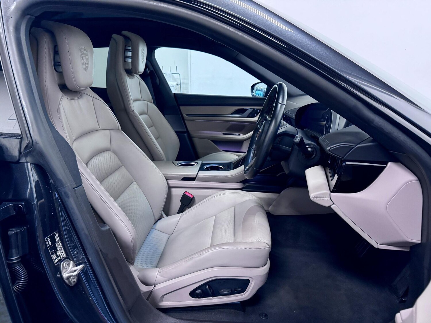 Used Porsche Taycan for sale - 77633610: Photo 24