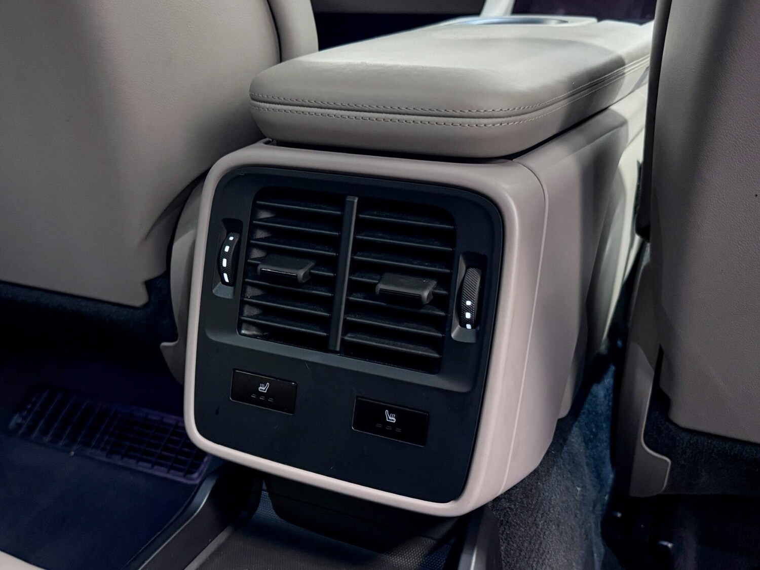 Used Porsche Taycan for sale - 77633610: Photo 29