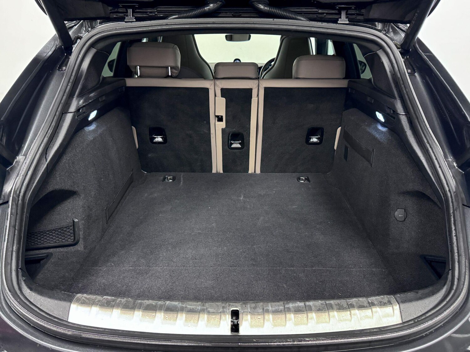 Used Porsche Taycan for sale - 77633610: Photo 73