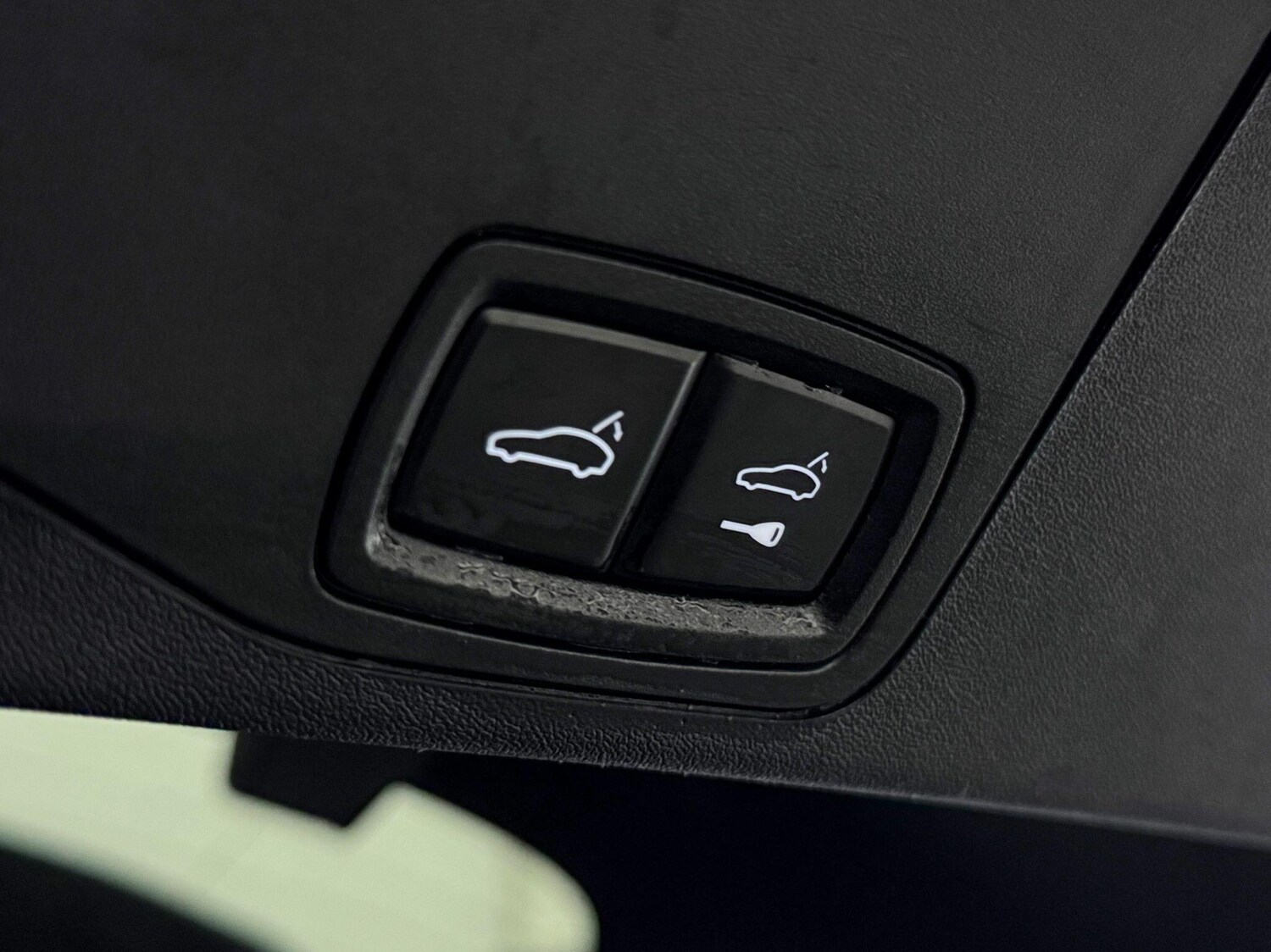 Used Porsche Taycan for sale - 77633610: Photo 74