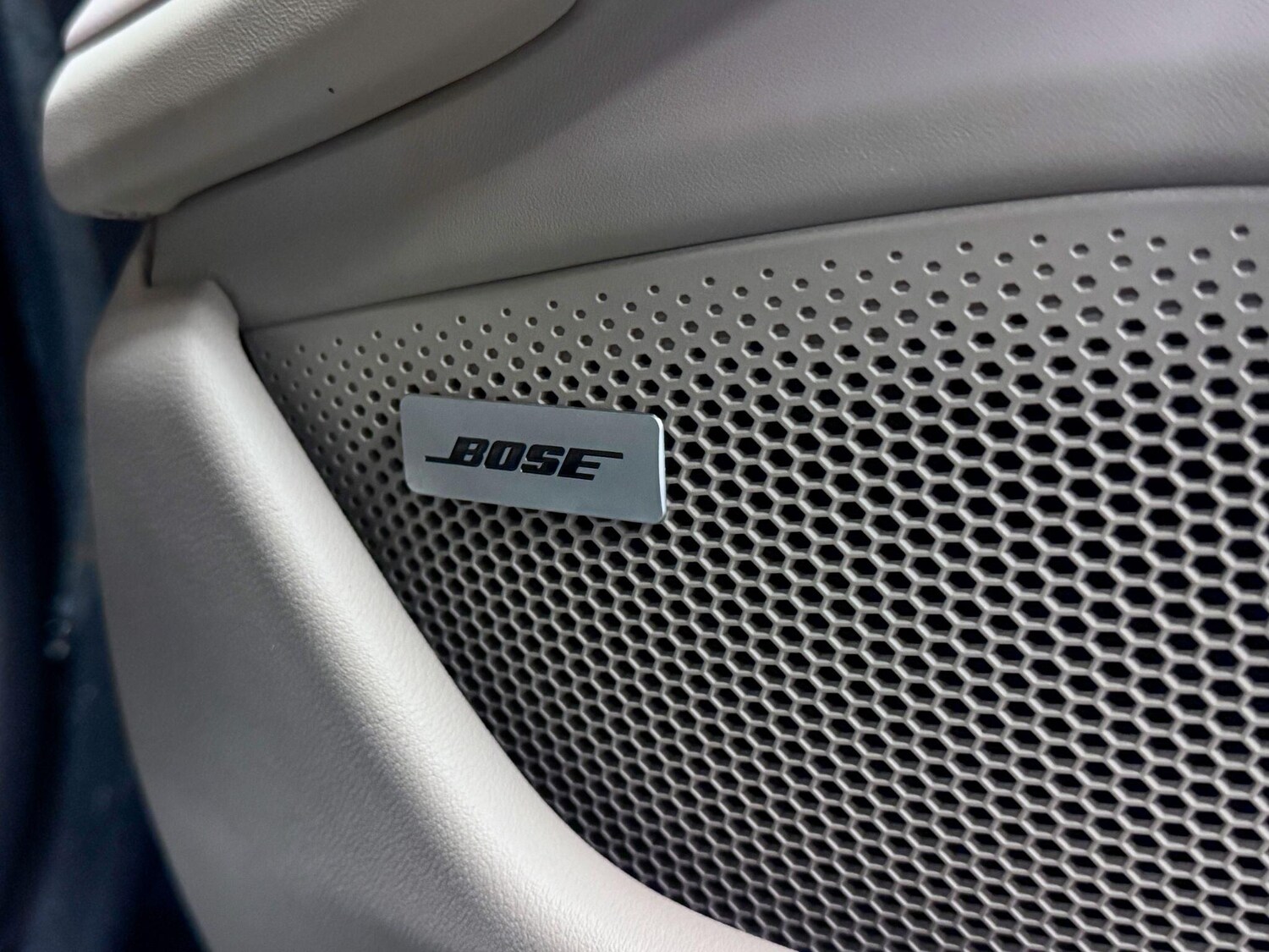 Used Porsche Taycan for sale - 77633610: Photo 78