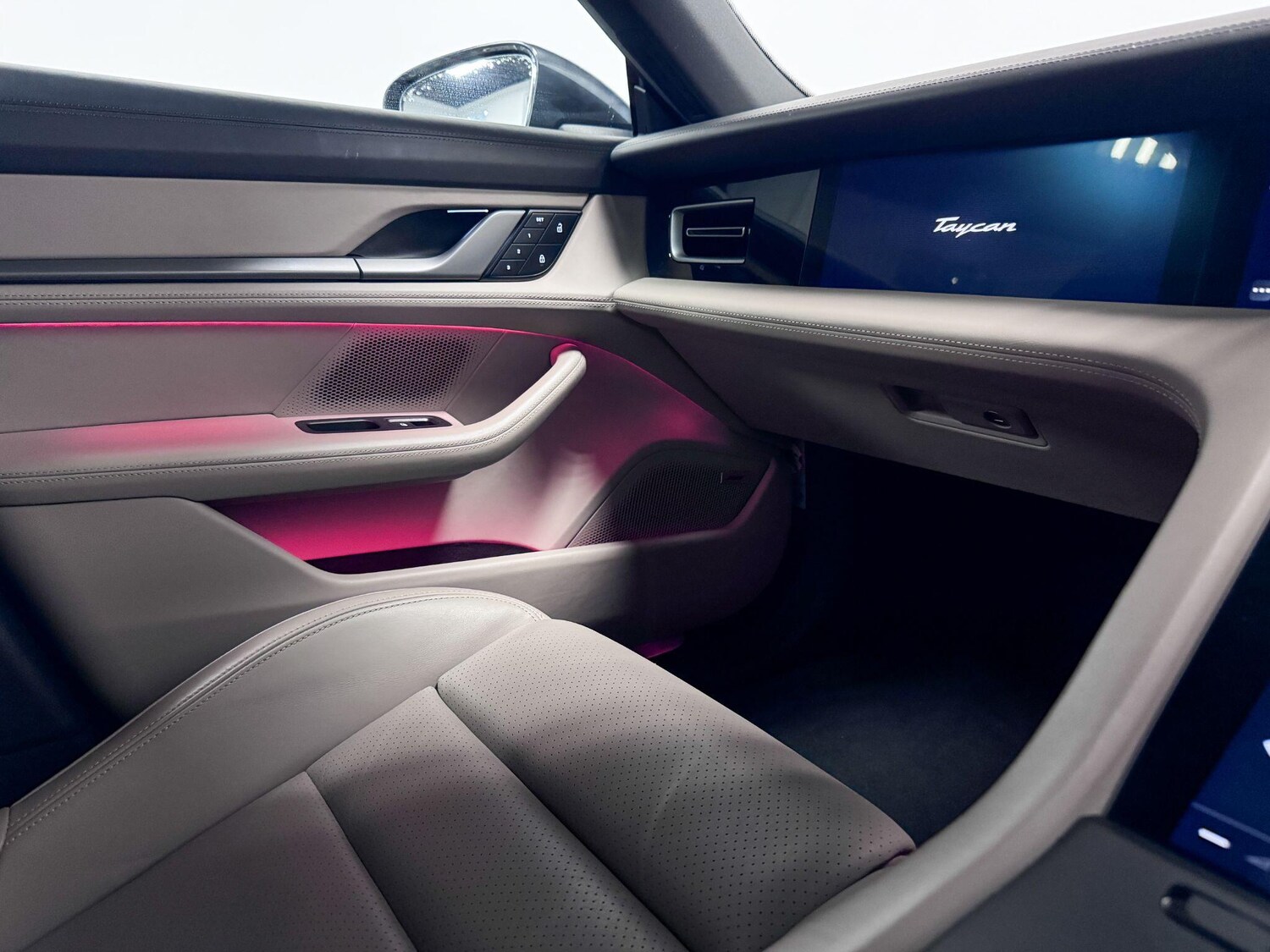 Used Porsche Taycan for sale - 77633610: Photo 88