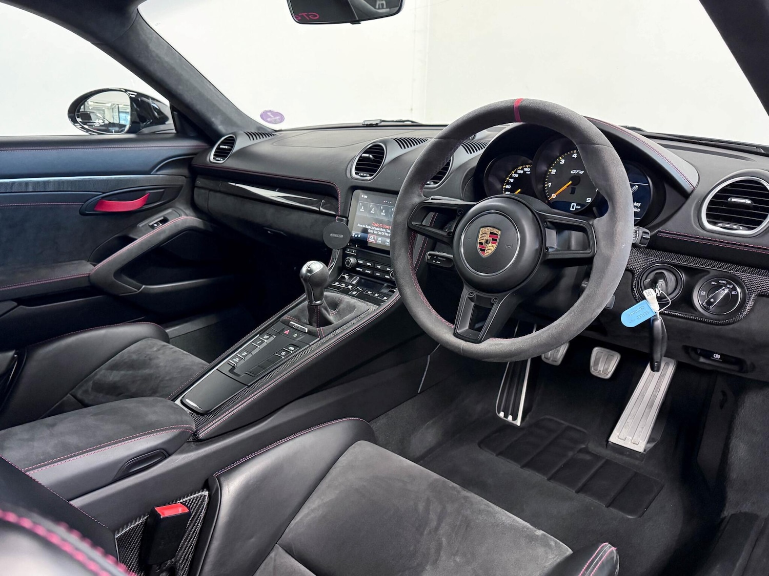 Used Porsche Cayman 2020 for sale - 76991260: Photo 24