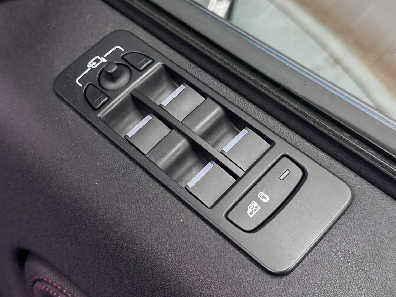 Used Land Rover Discovery Sport 2023 for sale - 77215100: Photo 16