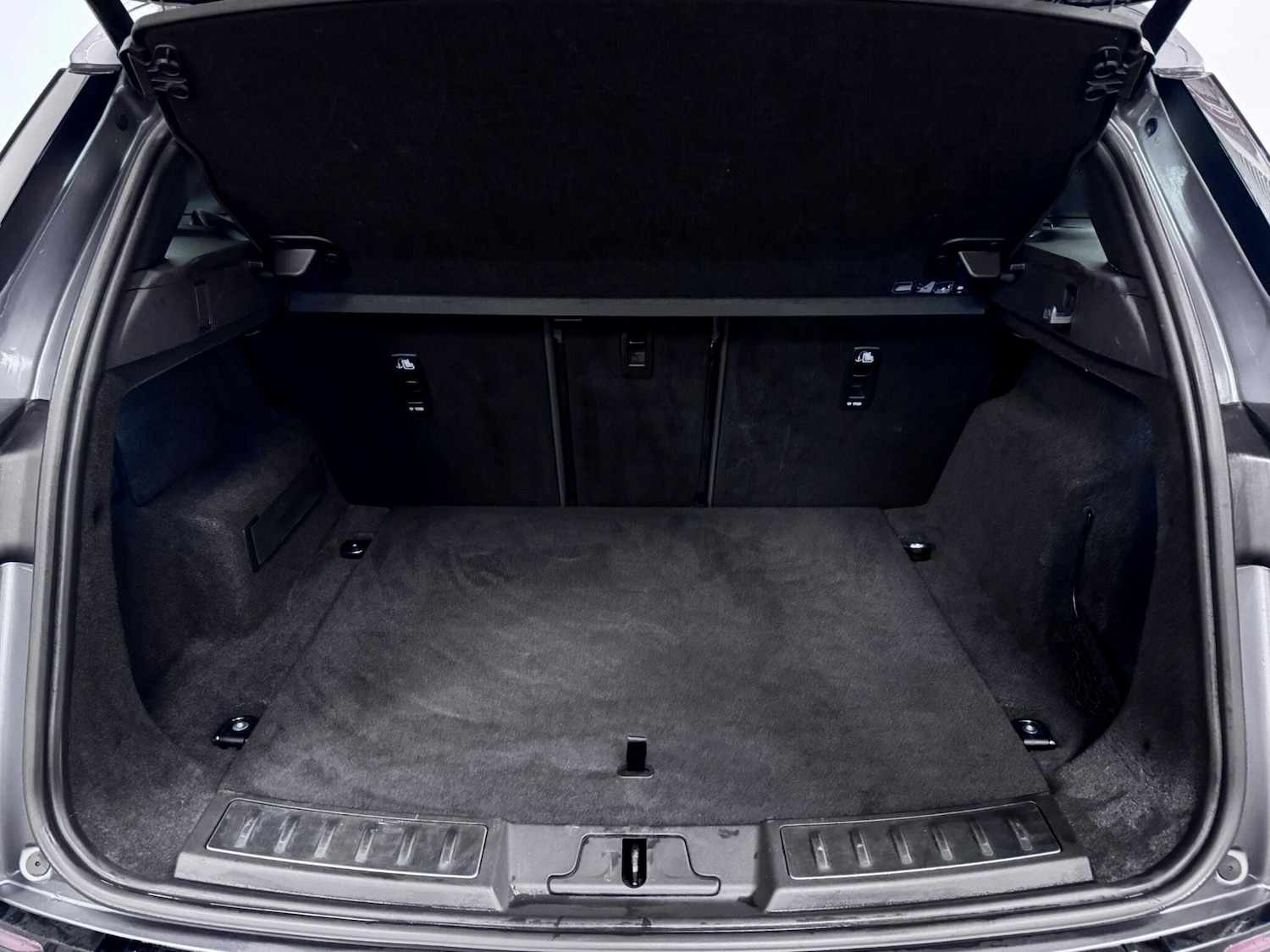 Used Land Rover Range Rover Evoque 2023 for sale - 76499980: Photo 12