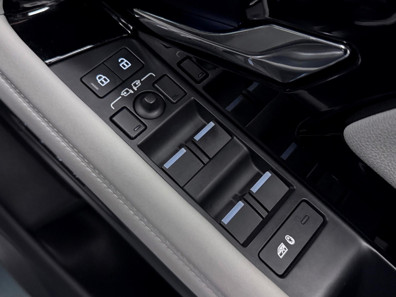 Used Land Rover Range Rover Evoque 2023 for sale - 76499980: Photo 17