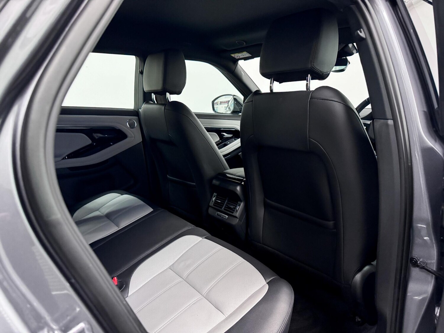 Used Land Rover Range Rover Evoque 2023 for sale - 76499980: Photo 24