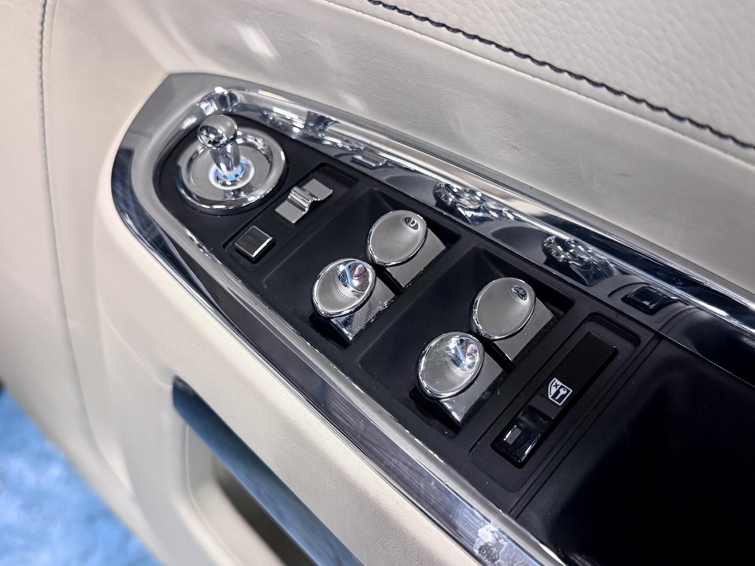 Used Rolls-Royce Ghost 2012 for sale - 77898330: Photo 18