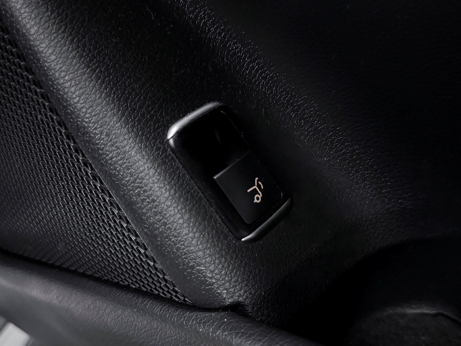 Used Mercedes-Benz GLA 2016 for sale - 77098033: Photo 17