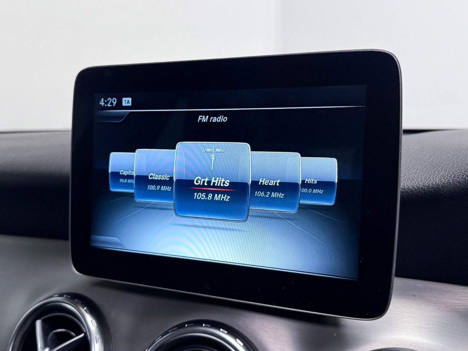 Used Mercedes-Benz GLA 2016 for sale - 77098033: Photo 42